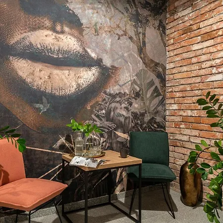 Jazz Market Square Otel 3*