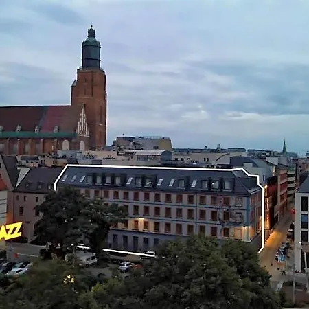 Jazz Market Square 3*
