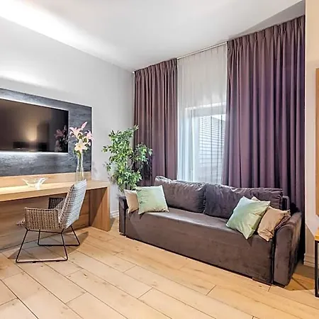 Jazz Market Square Hotel 3*