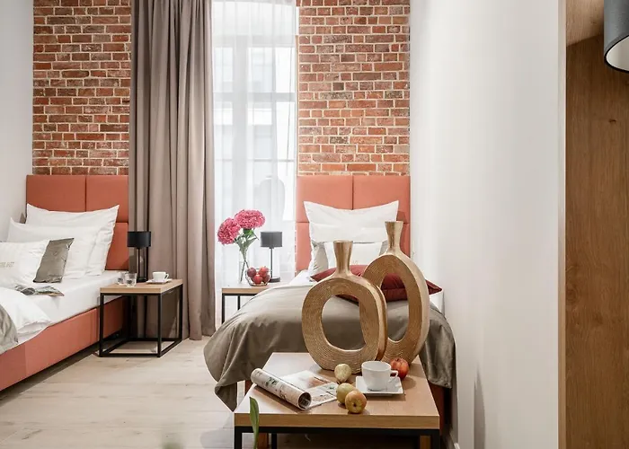 Jazz Market Square 3*